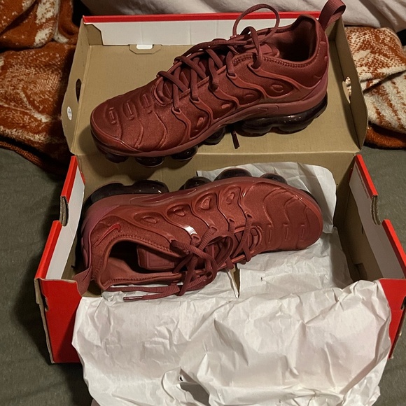 Women's Air VaporMax Plus - Picture 2 of 5
